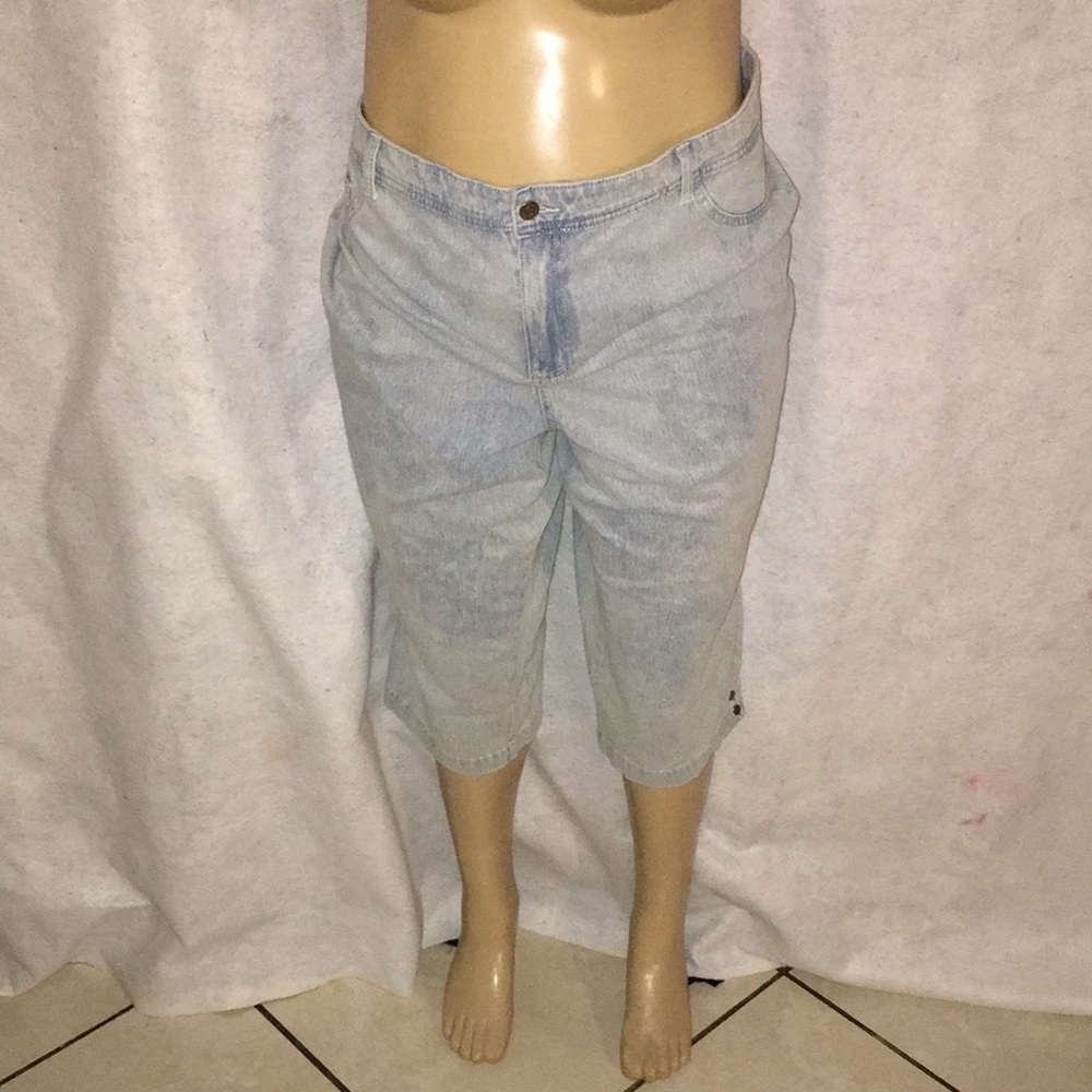 Capri Jeans 👖 capris light blue